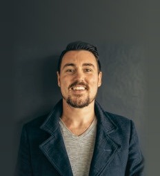 Pastor Se&aacute;n Booth